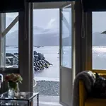 Semesterbostad Seahouse With Shoreline In Kalvag *